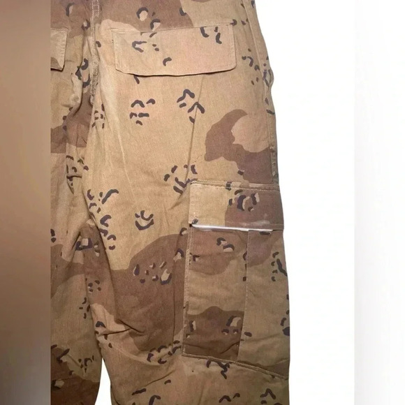 Re/Done New NWT Upcycled Cargo Pants Desert Camo Size Small - Picture 8 of 8